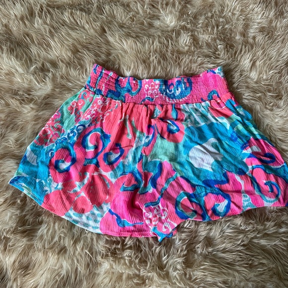 Lilly Pulitzer Vibrant Floral Shorts - Picture 3 of 4